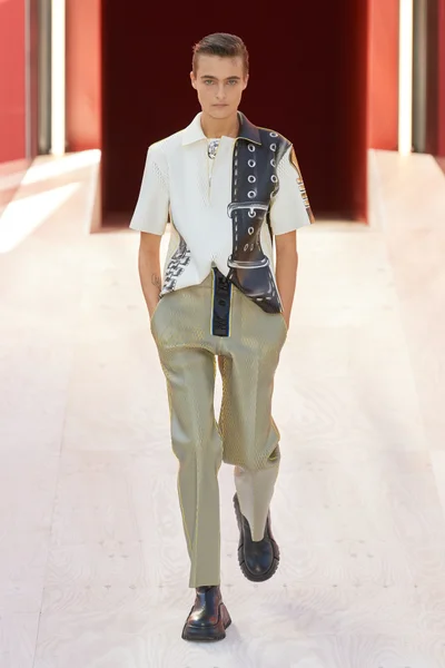 Look 8